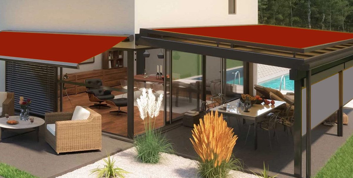Modern Terasse mit Markise, Glaswänden und einem kleinen Wasserbecken.